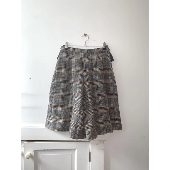 NWOT Rare Vintage Women’s Button Skirt Shorts Wool - Picture 2 of 4
